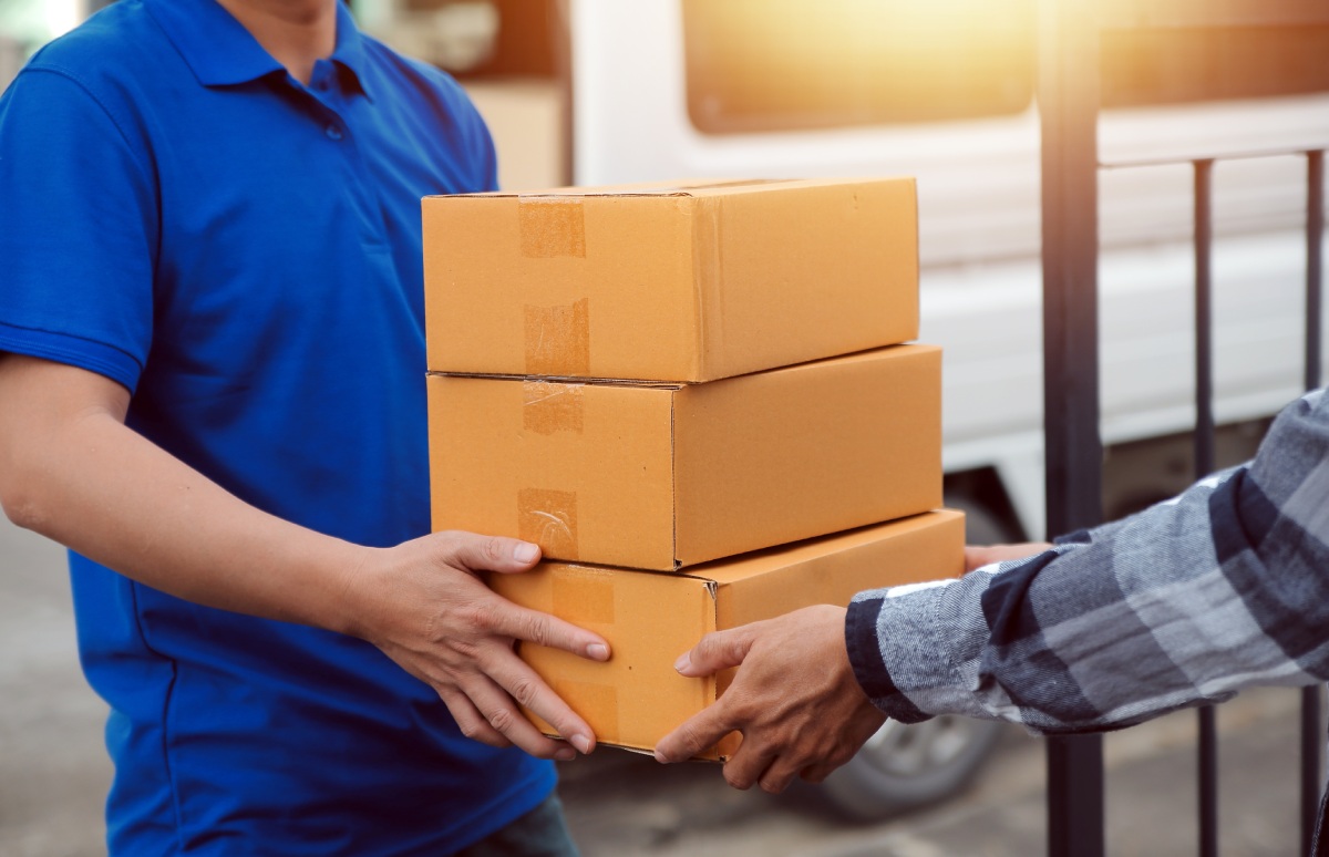 Package delivery between two people